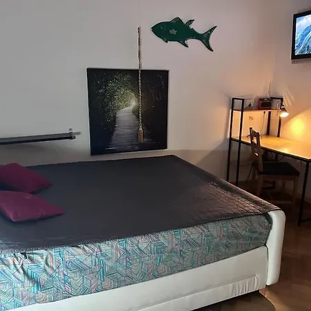Town Center Apartment *