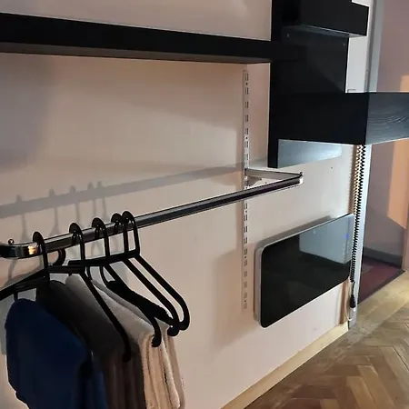 Town Center Apartment *